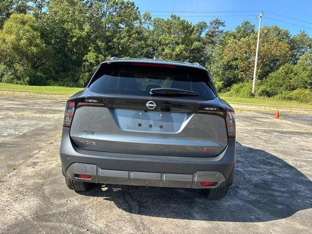 Used 2025 Nissan Kicks SR FWD image 4
