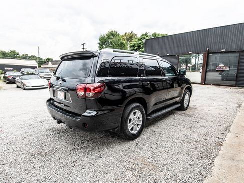 Used 2018 Toyota Sequoia SR5 RWD image 11
