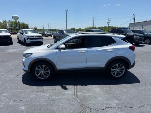Used 2023 Buick Encore GX Essence w/ Experience Buick Package FWD image 4