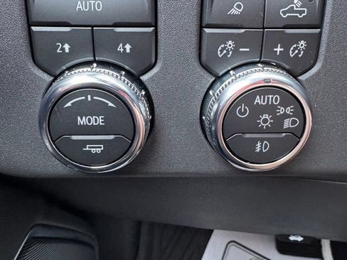 Used 2023 GMC Sierra 1500 SLT w/ SLT Convenience Package AWD/4WD image 27