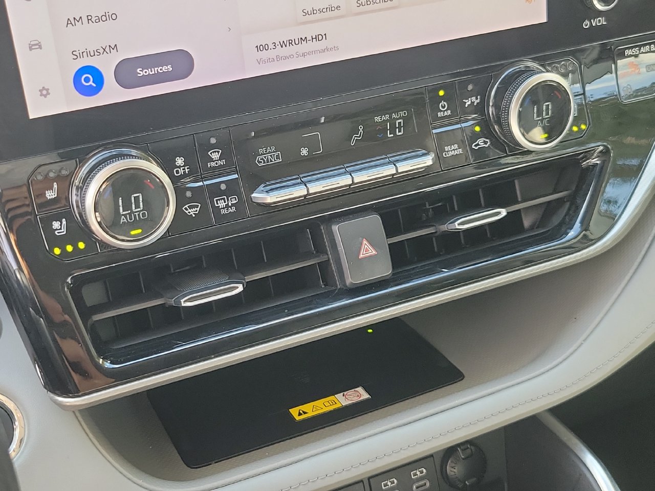 Used 2023 Toyota Highlander Platinum FWD image 27