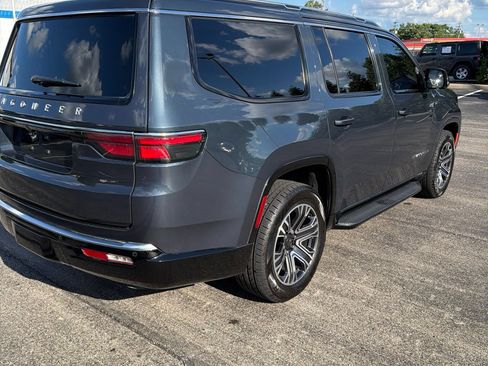 Used 2023 Jeep Wagoneer 4WD w/ Premium Group I image 5