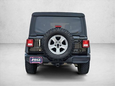 Used 2018 Jeep Wrangler Unlimited Sport S AWD/4WD image 7