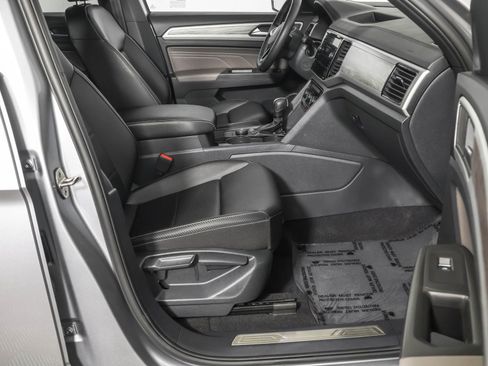 Used 2022 Volkswagen Atlas Cross Sport SE image 42