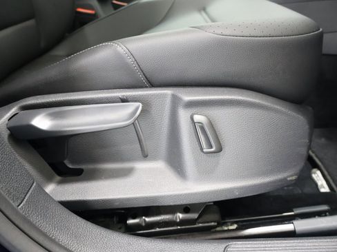 Used 2017 Volkswagen Golf Wolfsburg Edition image 22