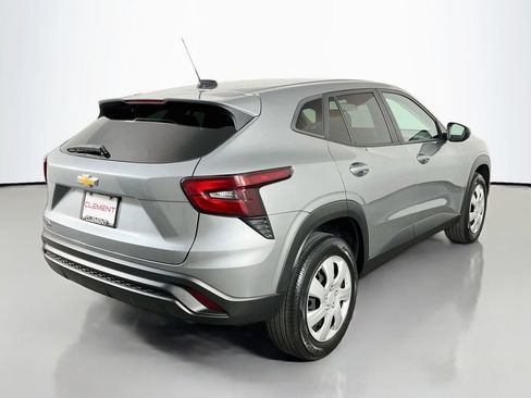 Used 2024 Chevrolet Trax LS w/ Driver Confidence Package FWD image 7
