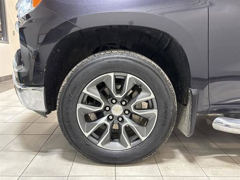 Used 2024 Chevrolet Silverado 1500 LT w/ Z71 Off-Road Package image 7