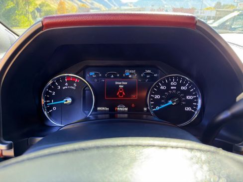 Used 2022 Ford F350 Platinum w/ Tremor Off-Road Package AWD/4WD image 2