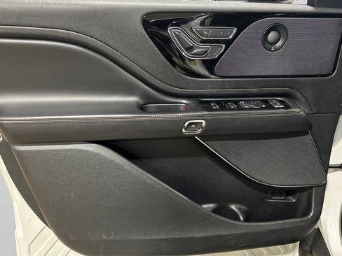 Used 2021 Lincoln Aviator Reserve image 16