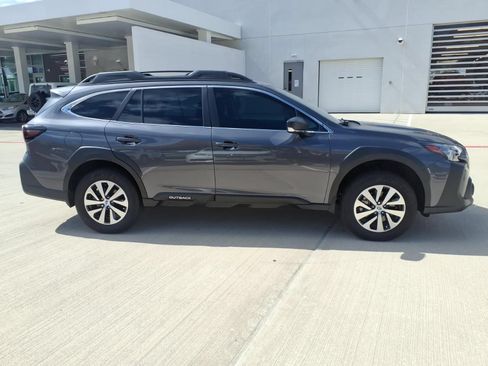 Used 2025 Subaru Outback AWD/4WD image 4