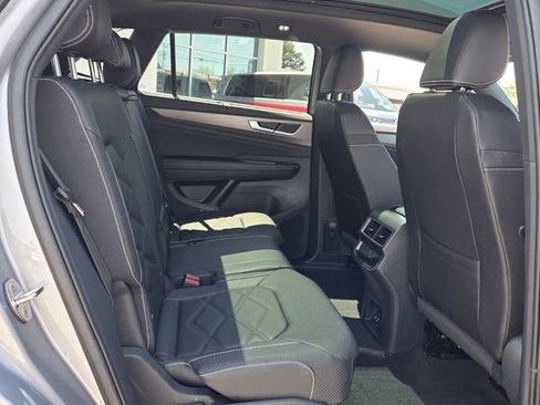New 2026 Volkswagen Atlas Cross Sport SE FWD image 16