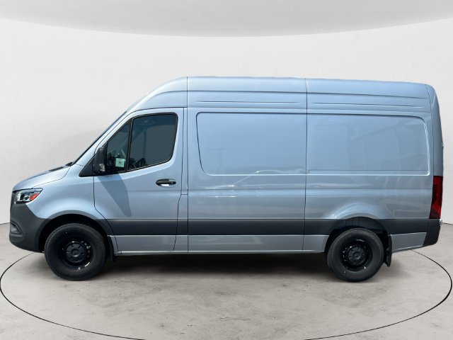 Used 2025 Mercedes-Benz Sprinter 2500 image 8