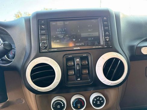 Used 2012 Jeep Wrangler Unlimited Sahara w/ Dual Top Group image 26