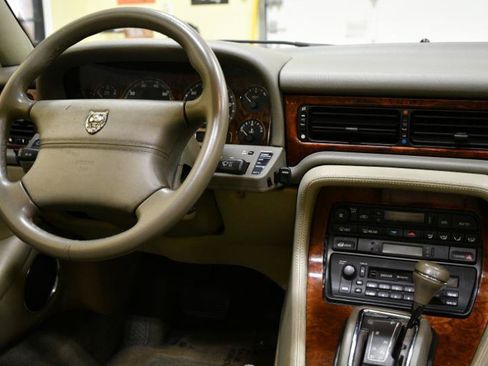 Used 1997 Jaguar XJ6 RWD image 56