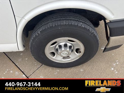 Used 2017 Chevrolet Express 3500 Extended image 27