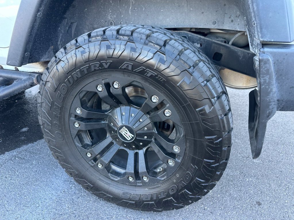 Used 2015 Jeep Wrangler Unlimited Rubicon w/ Connectivity Group AWD/4WD image 7