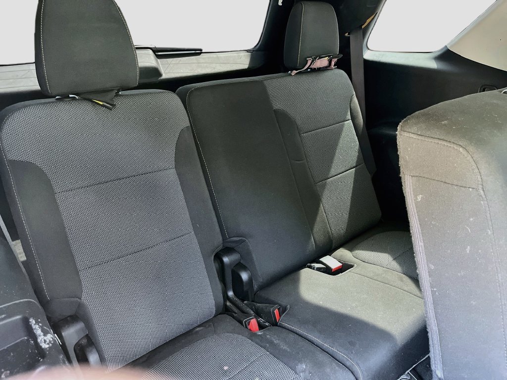 Used 2021 Chevrolet Traverse LT FWD image 26