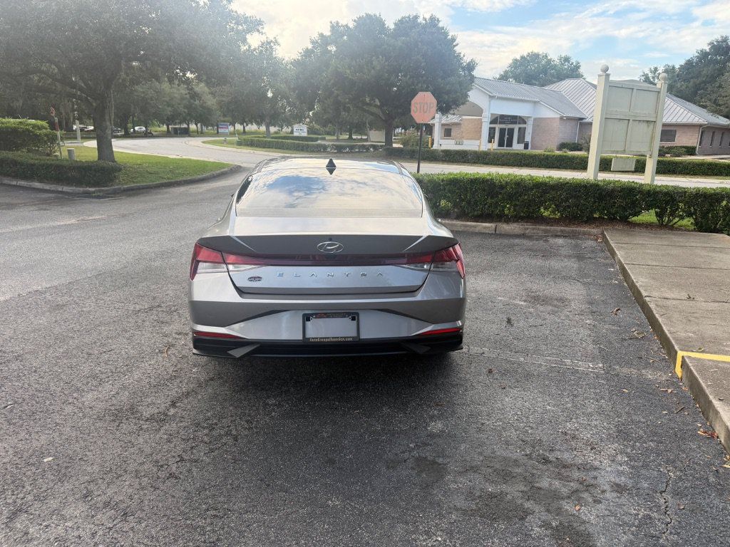 Used 2021 Hyundai Elantra SEL w/ Cargo Package FWD image 9