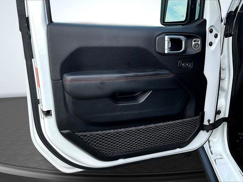 Used 2020 Jeep Gladiator Rubicon image 24