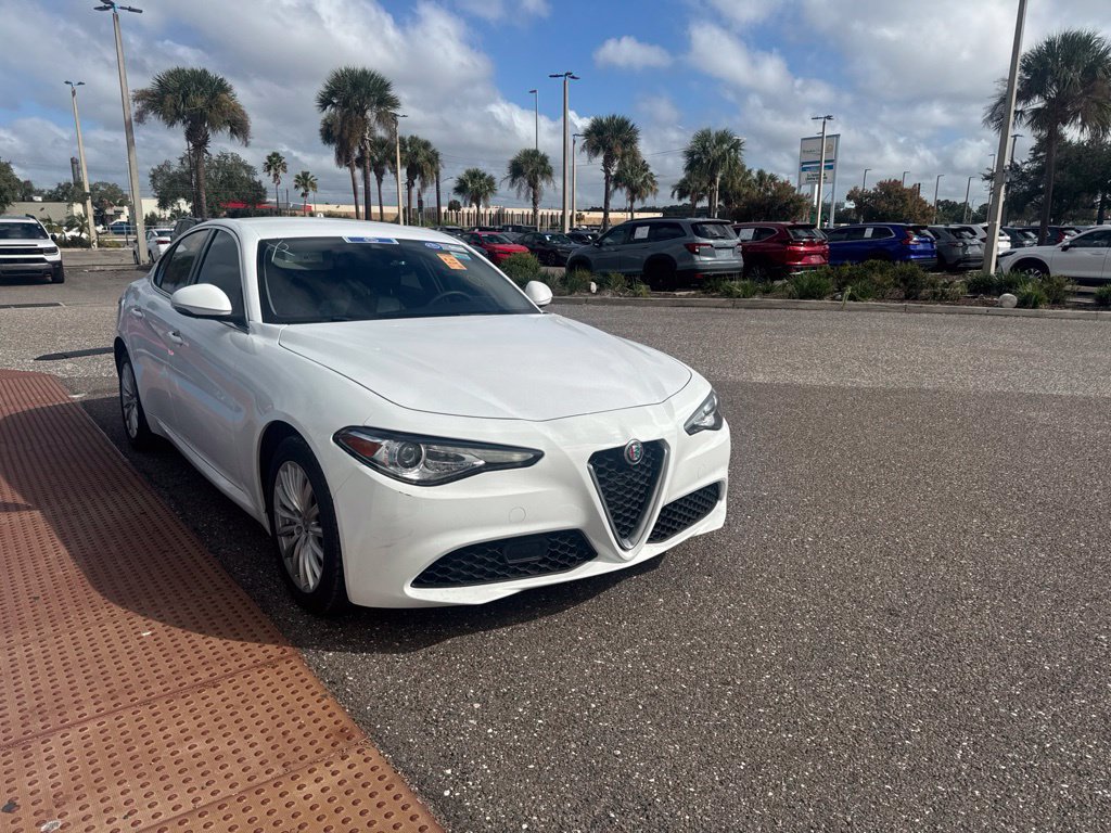 Used 2021 Alfa Romeo Giulia Sprint w/ Cold Weather Package AWD/4WD image 3