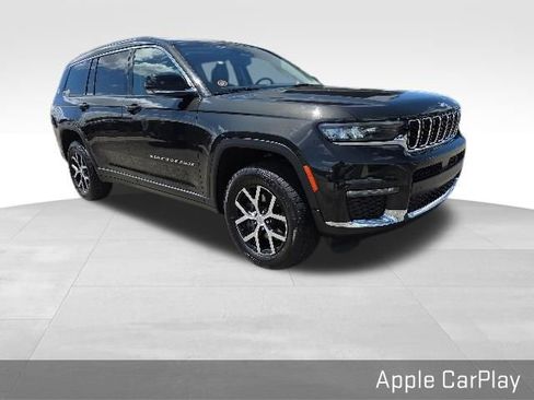Used 2023 Jeep Grand Cherokee L Limited AWD/4WD image 3