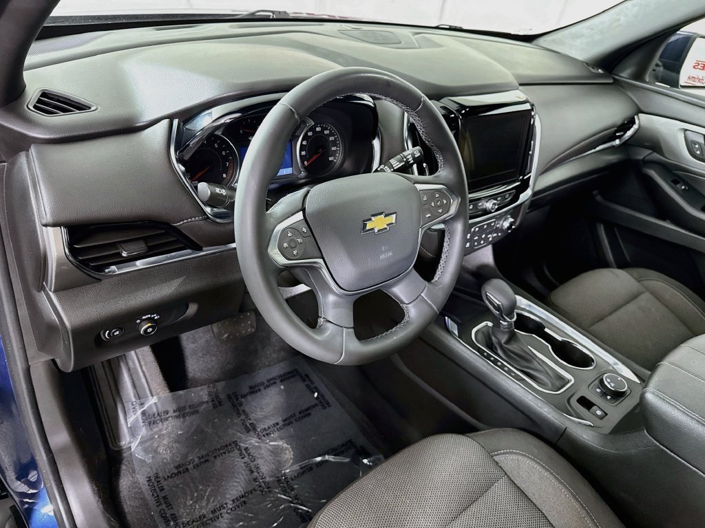 Used 2023 Chevrolet Traverse LT FWD image 17