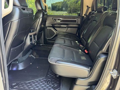 Used 2019 RAM 1500 Laramie AWD/4WD image 18