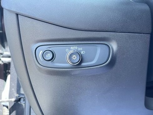 Certified 2023 Chevrolet Equinox LT FWD image 17