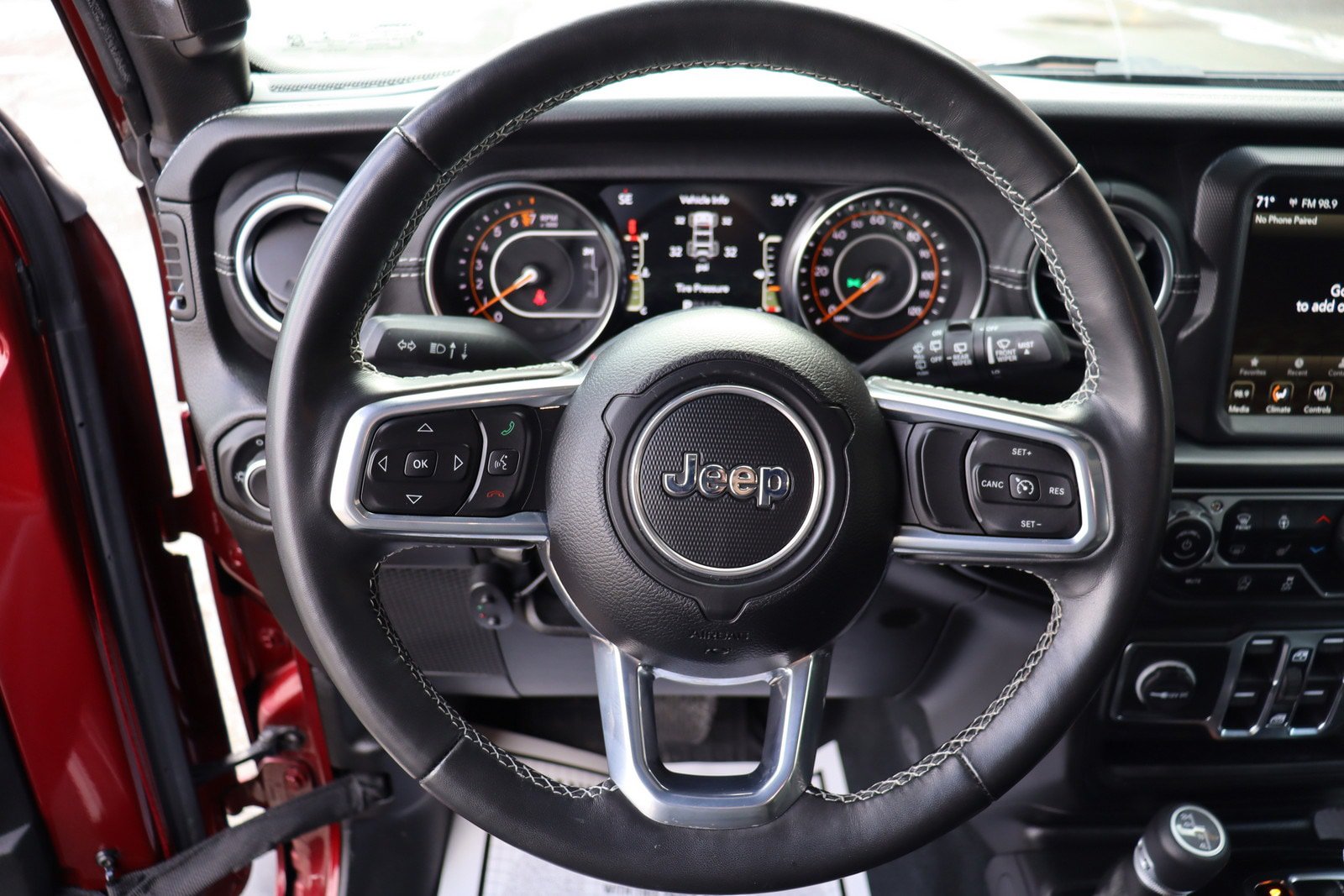 Used 2022 Jeep Wrangler Unlimited Sahara w/ Cold Weather Group AWD/4WD image 23