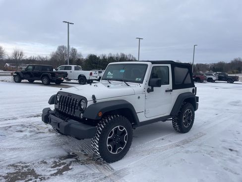 Used 2016 Jeep Wrangler Sport image 4