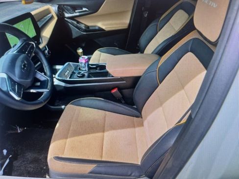 Used 2025 Chevrolet Equinox ACTIV AWD/4WD image 6