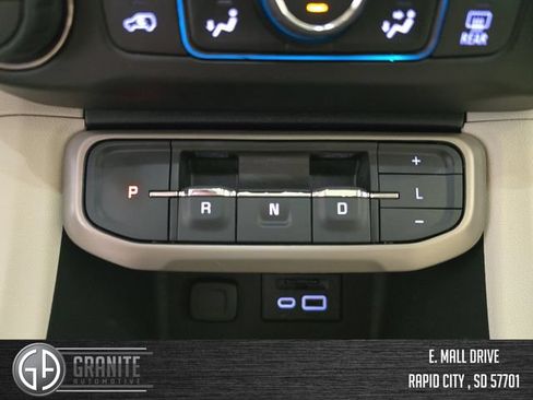 Used 2023 GMC Acadia Denali w/ Denali Technology Package AWD/4WD image 25
