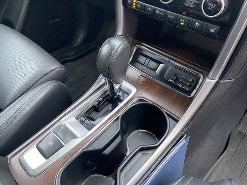 Used 2022 Subaru Ascent Touring image 16