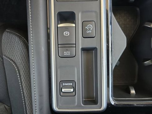 Used 2025 Nissan Pathfinder SV FWD image 28