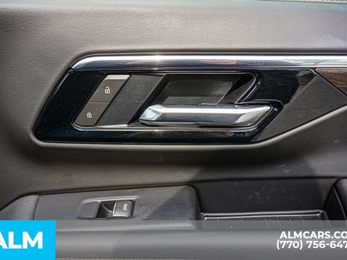 Used 2025 Chevrolet Suburban Premier AWD/4WD image 48