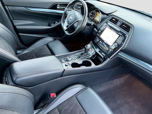Used 2022 Nissan Maxima SR w/ Sport Mat Group image 25