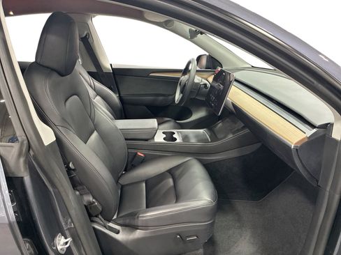 Certified 2023 Tesla Model Y Long Range AWD/4WD image 13