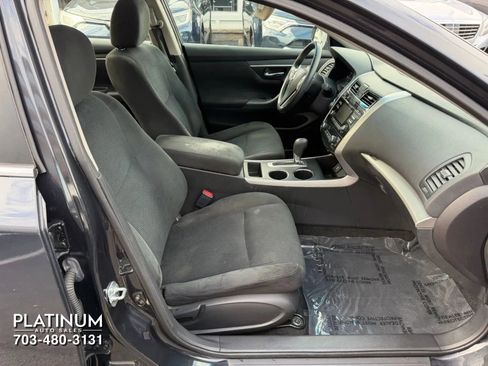 Used 2015 Nissan Altima 2.5 SV w/ Convenience Package image 13