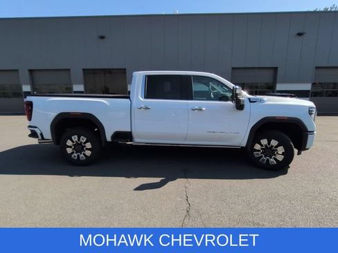 Used 2025 GMC Sierra 2500 Denali w/ Denali Reserve Package AWD/4WD image 5