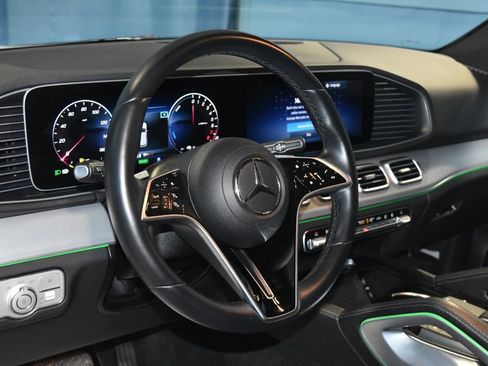 Used 2024 Mercedes-Benz GLE 450e 4MATIC image 2