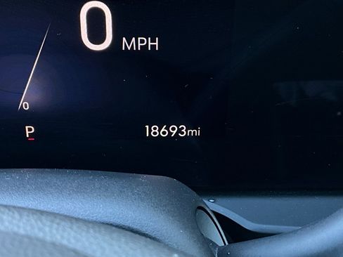 Used 2025 Buick Envista Sport Touring image 38