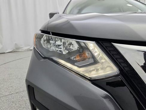 Used 2017 Nissan Rogue SL image 35