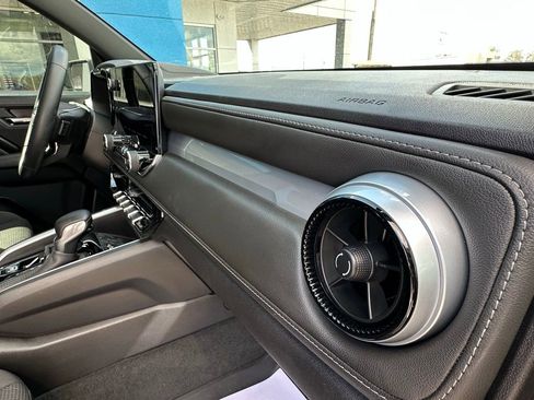 Used 2024 Chevrolet Colorado LT w/ LT Convenience Package II image 16