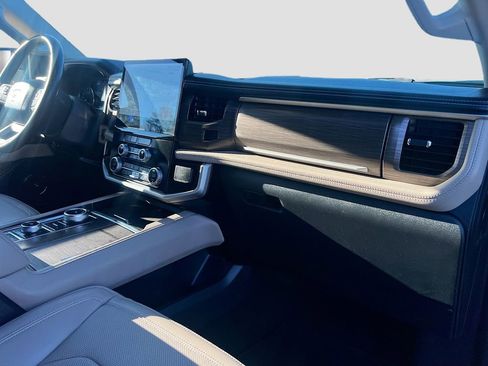 Used 2024 Ford Expedition Max Limited AWD/4WD image 39
