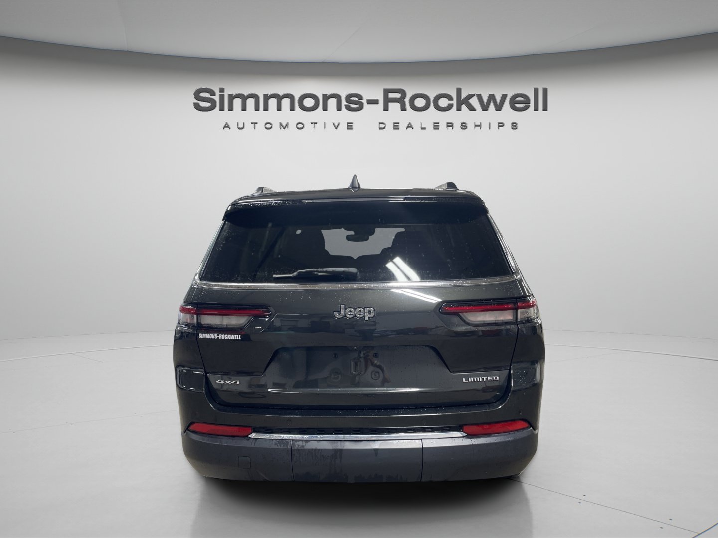 Used 2024 Jeep Grand Cherokee L Limited AWD/4WD image 4