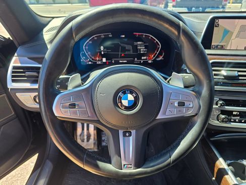 Used 2020 BMW 740i w/ M Sport Package RWD image 26