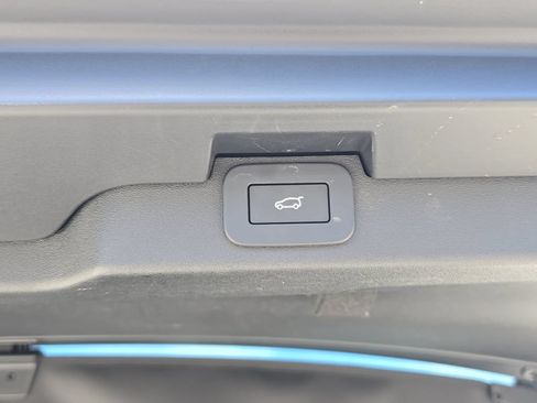 Certified 2025 Land Rover Discovery Dynamic SE AWD/4WD image 14