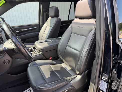 Used 2021 GMC Yukon Denali w/ Denali Premium Package AWD/4WD image 23