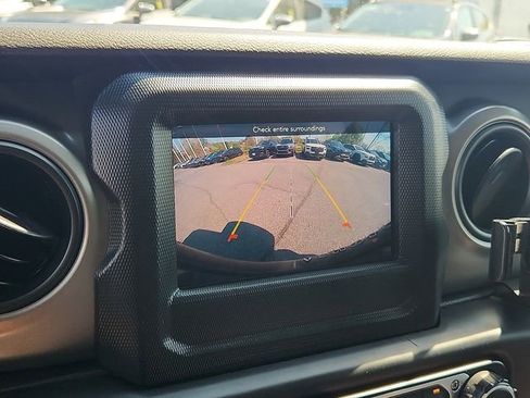Used 2022 Jeep Wrangler Unlimited Sport AWD/4WD image 17