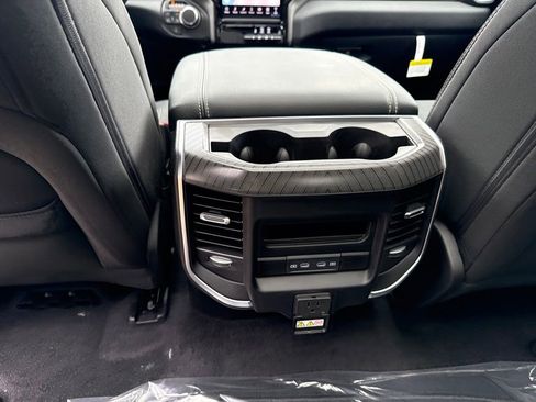 New 2026 RAM 1500 4x4 Crew Cab image 23